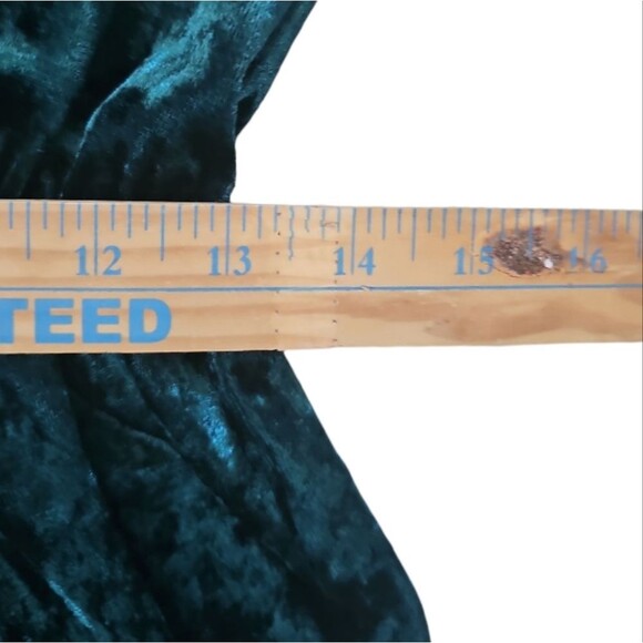 Socialite Emerald Green Crushed Velvet and Black Lace Wrap Front Romper Sz L - Picture 12 of 15